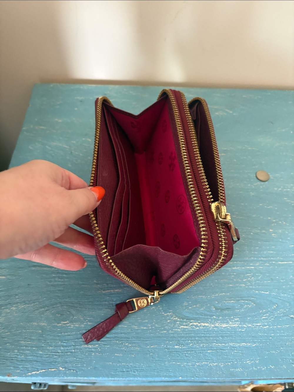 Fair condition Tory Burch wallet - Picture 9 of 11